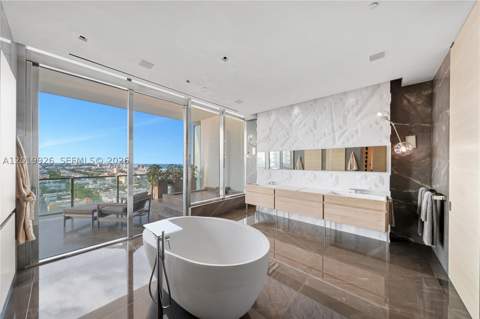 800 S Pointe Dr Penthouse 2204, Miami Beach FL - photo 7 of 90