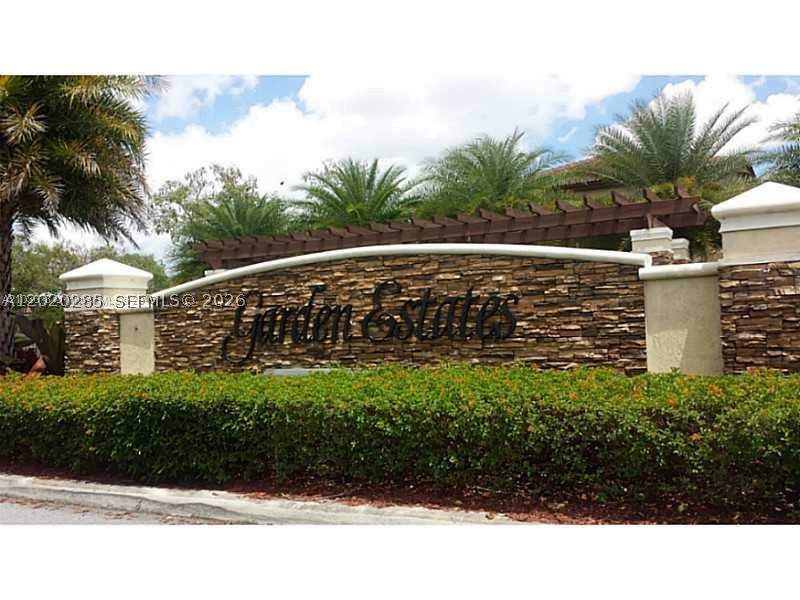 4 bedroom SingleFamilyResidence at 15413 SW 116th Ter, Century Gardens At Tamiam, Miami — photo 4