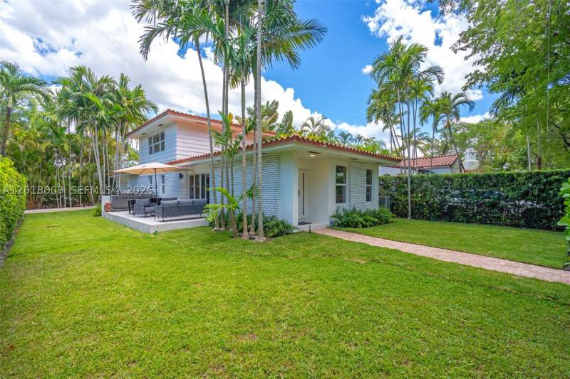 3 bedroom SingleFamilyResidence at 1203 Madrid St, C Gables Granada Sec Rev, Coral Gables — photo 2
