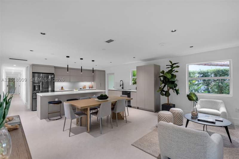 3 bedroom SingleFamilyResidence at 1203 Madrid St, C Gables Granada Sec Rev, Coral Gables — photo 3