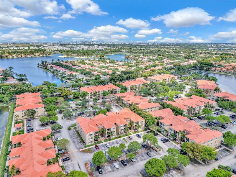 3 bedroom Condominium at 6630 NW 114th Ave 1538, The Courts At Doral Isles, Doral — photo 3
