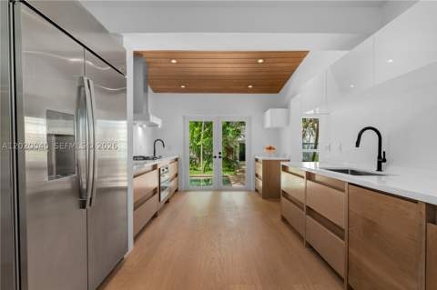 5812 Alton Rd, Miami Beach FL - photo 7 of 43