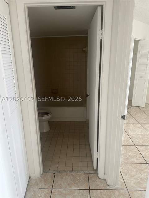 6272 NW 186th St 212, Hialeah FL - photo 18 of 22