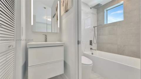734 Michigan Ave 6, Miami Beach FL - photo 13 of 25