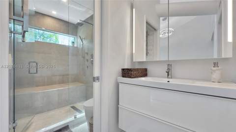 734 Michigan Ave 6, Miami Beach FL - photo 17 of 25