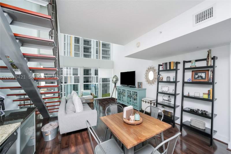 1 bedroom Condominium at 41 SE 5th St 704, Brickell On The River S T, Miami — photo 2