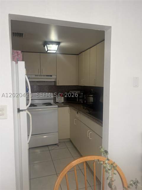 6620 W 2nd Ct 403, Hialeah FL - photo 18 of 38