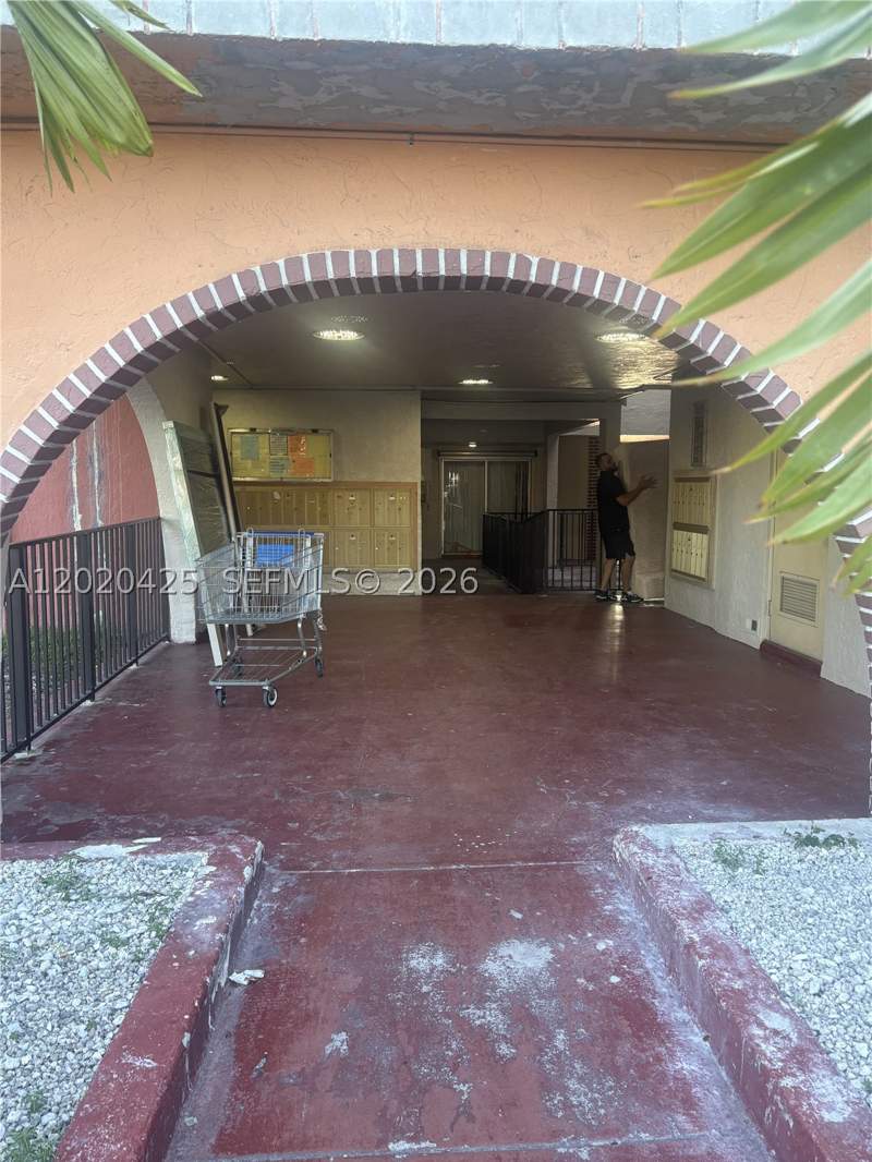 2 bedroom Condominium at 6620 W 2nd Ct 403, Westland Manors East Cond, Hialeah — photo 4
