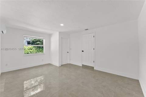 11144 NE 8th Ct, Biscayne Park FL - photo 15 of 45