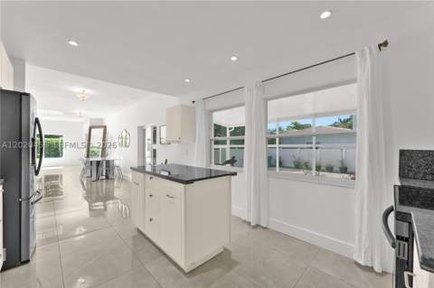 11144 NE 8th Ct, Biscayne Park FL - photo 6 of 45