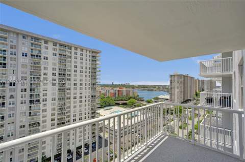 231 174th St 1611, Sunny Isles Beach FL - photo 23 of 36