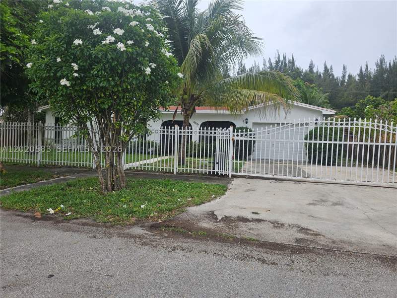 3 bedroom SingleFamilyResidence at 15851 NW 37th Ct, Venetian Garden Rev, Miami Gardens — photo 3