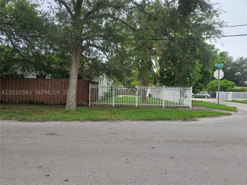 3 bedroom SingleFamilyResidence at 15851 NW 37th Ct, Venetian Garden Rev, Miami Gardens — photo 4