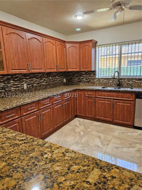 15851 NW 37th Ct, Miami Gardens FL - photo 6 of 19
