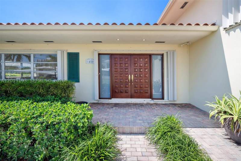 3 bedroom SingleFamilyResidence at 1450 NE 102nd St, Miami Shores Bay Pk Estat, Miami Shores — photo 2