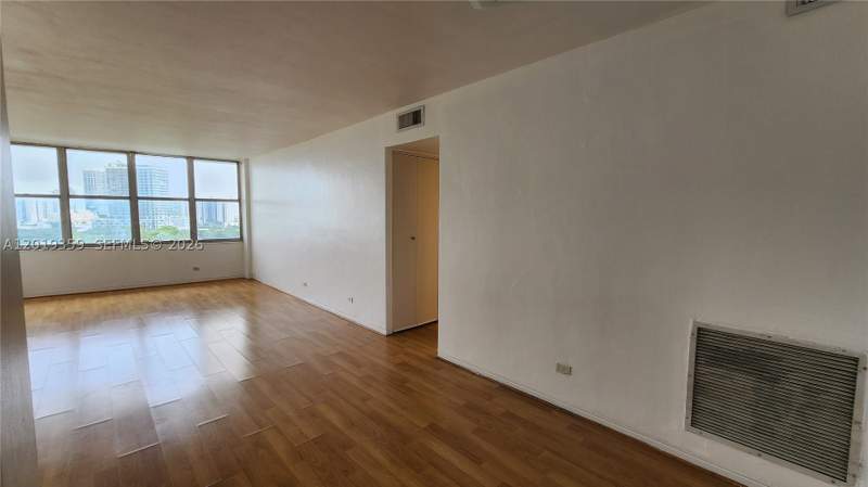 1 bedroom Condominium at 7441 Wayne 8-O, Parkview Point Condo, Miami Beach — photo 4