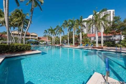 3610 Yacht Club Dr 1511 Penthouse, Aventura FL - photo 15 of 22