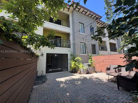 3204 Bird Ave 104, Miami FL - photo 8 of 30