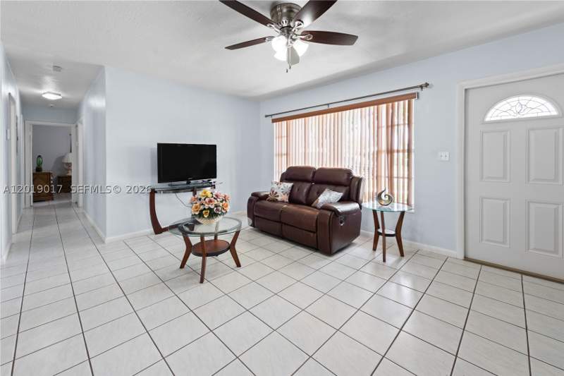 3 bedroom SingleFamilyResidence at 731 NW 17th St, King Robert, Homestead — photo 3