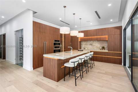 260 NW 47th St, Miami FL - photo 10 of 70