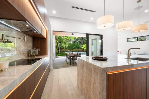 260 NW 47th St, Miami FL - photo 13 of 70