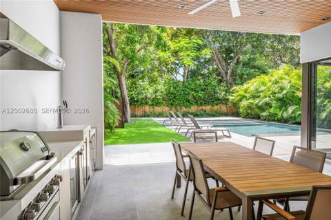 260 NW 47th St, Miami FL - photo 14 of 70