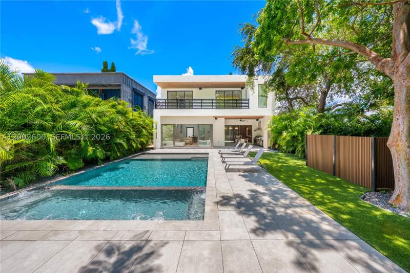 5 bedroom SingleFamilyResidence at 260 NW 47th St, Buena Vista Heights Exten, Miami — photo 3