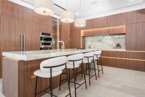 260 NW 47th St, Miami FL - photo 8 of 70