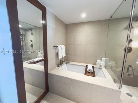 6801 Collins Ave 718 (deed 707), Miami Beach FL - photo 18 of 40