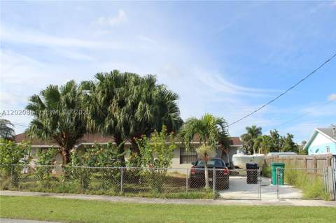 496 SW 9th Ave, Florida City FL - photo 17 of 32