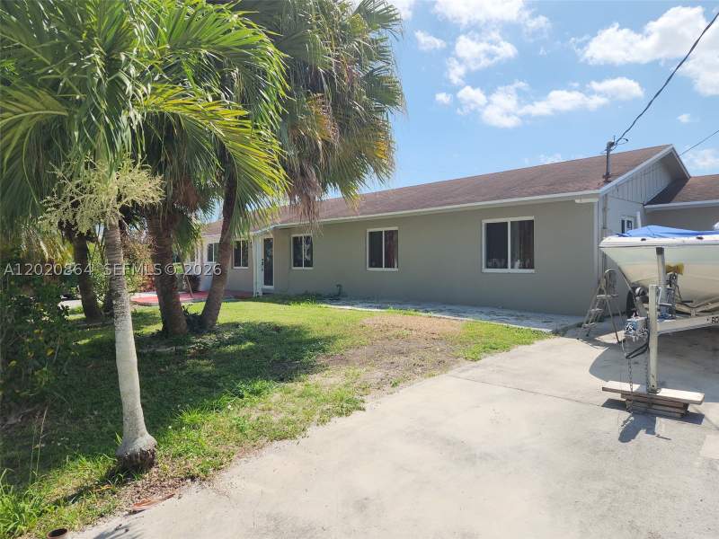 4 bedroom SingleFamilyResidence at 496 SW 9th Ave, H Brookers Sub, Florida City — photo 2