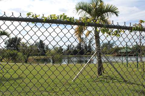 496 SW 9th Ave, Florida City FL - photo 21 of 32