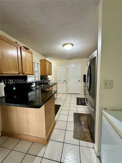 496 SW 9th Ave, Florida City FL - photo 6 of 32