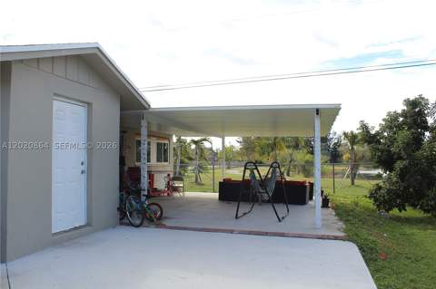 496 SW 9th Ave, Florida City FL - photo 7 of 32
