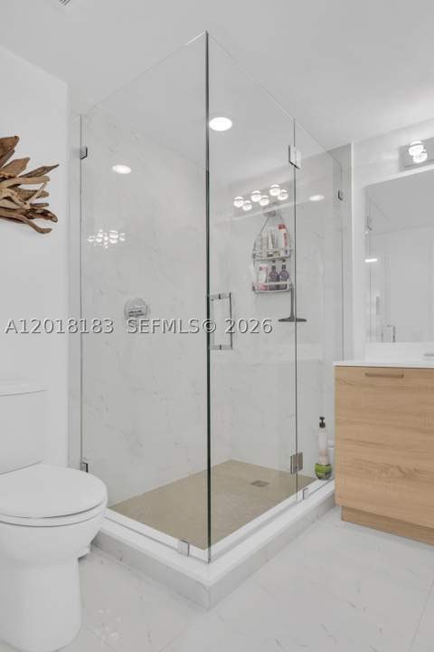 16385 Biscayne Blvd 2101, North Miami Beach FL - photo 22 of 44