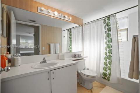 19555 E Country Club Dr 8502, Aventura FL - photo 12 of 13