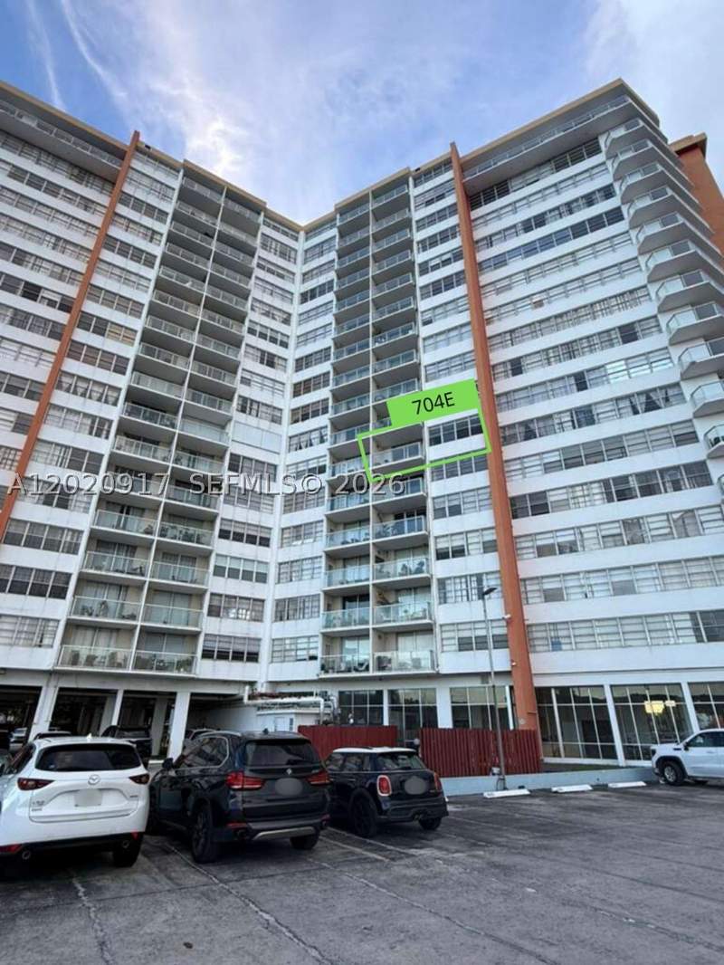 1 bedroom Condominium at 1351 NE Miami Gardens Dr 704E, Buckley Towers Condo - Ea, Miami — photo 2
