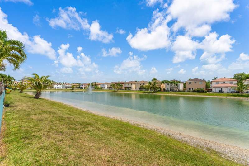 4 bedroom SingleFamilyResidence at 11318 NW 44th Ter, Balmoral Sub Phase II, Doral — photo 2