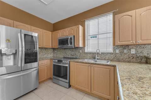 11318 NW 44th Ter, Doral FL - photo 7 of 21