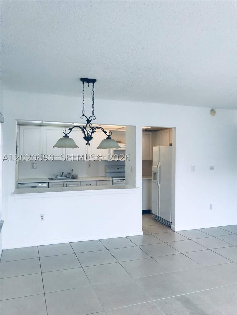 2 bedroom Condominium at 17600 NW 68th Ave B3006, Lakeview Gardens At Miami, Hialeah — photo 3