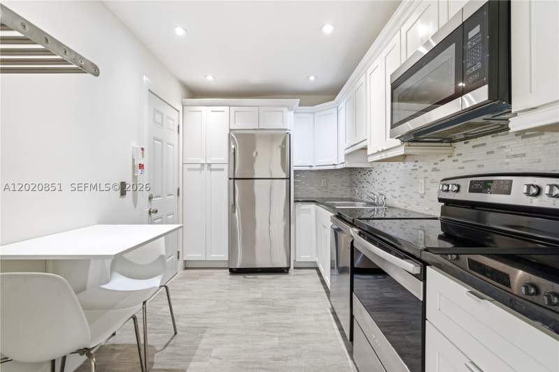 2 bedroom Condominium at 1200 Mariposa Ave E104, Royal Caribbean Club Cond, Coral Gables — photo 2
