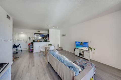 2775 NE 187th St 528, Aventura FL - photo 10 of 28