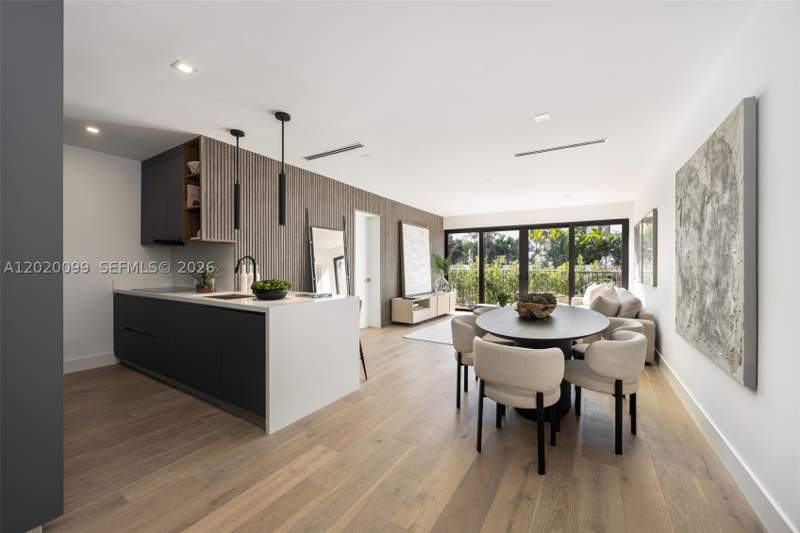 3 bedroom Condominium at 204 Sunrise Dr 204B, Bahama House South Condo, Key Biscayne — photo 3