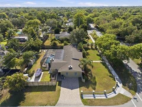 8495 SW 160th St, Palmetto Bay FL - photo 16 of 17