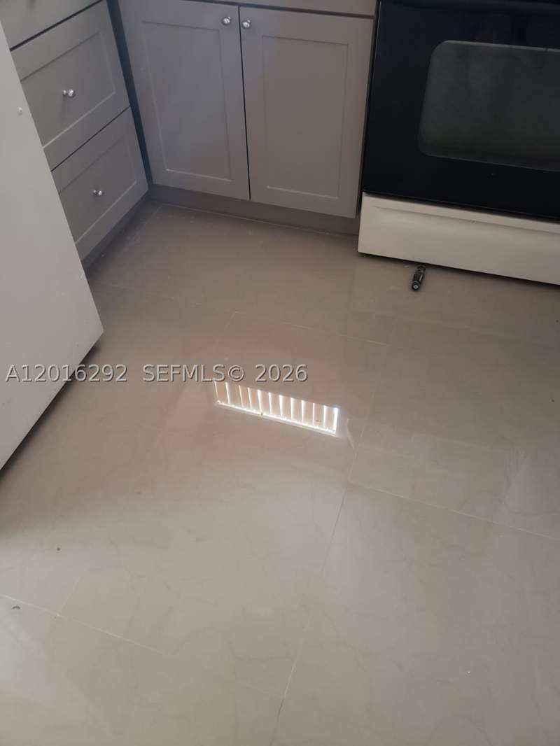 1 bedroom Condominium at 1800 NW 19th St 9, Segovia Gardens Condo, Miami — photo 5