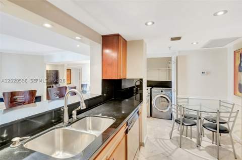 520 Brickell Key Dr A914, Miami FL - photo 15 of 26