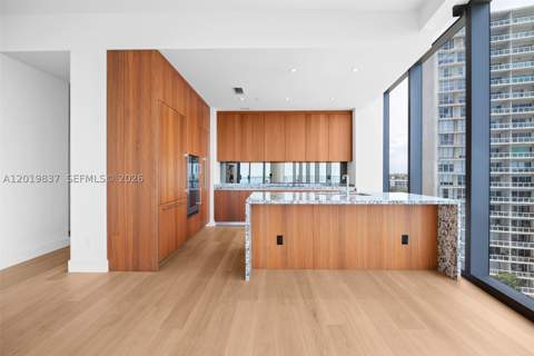175 SE 25 Rd 801, Miami FL - photo 6 of 37