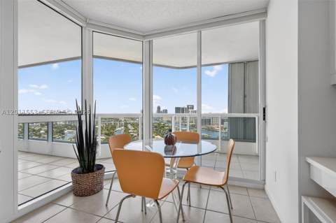 21205 Yacht Club Dr 2409, Aventura FL - photo 12 of 36
