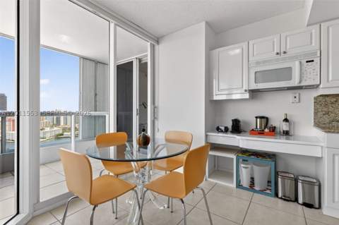 21205 Yacht Club Dr 2409, Aventura FL - photo 13 of 36