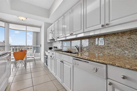 21205 Yacht Club Dr 2409, Aventura FL - photo 7 of 36